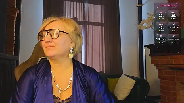 Snapshot of Marta_Wils chatting on October 2025 03:47:02 AM Marta Wils online show from October 2025 03:47:02 AM