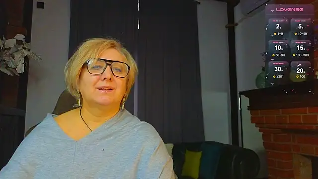 Snapshot of Marta_Wils chatting on October 2025 03:31:01 AM Marta Wils online show from October 2025 03:31:01 AM