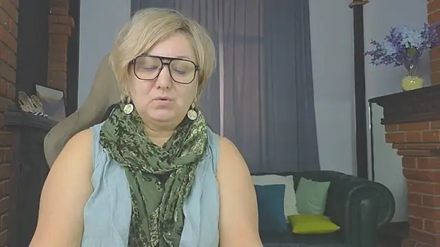 Snapshot of Marta_Wils chatting on November 2025 03:17:01 AM Marta Wils online show from November 2025 03:17:01 AM