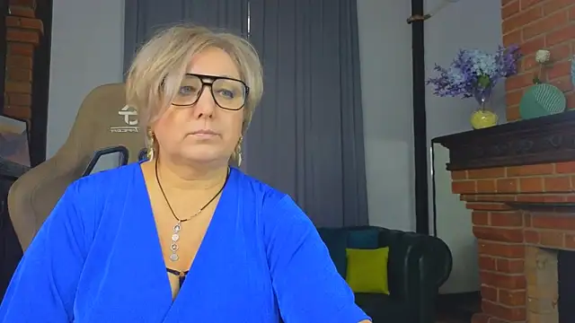 Snapshot of Marta_Wils chatting on November 2025 03:16:02 AM Marta Wils online show from November 2025 03:16:02 AM