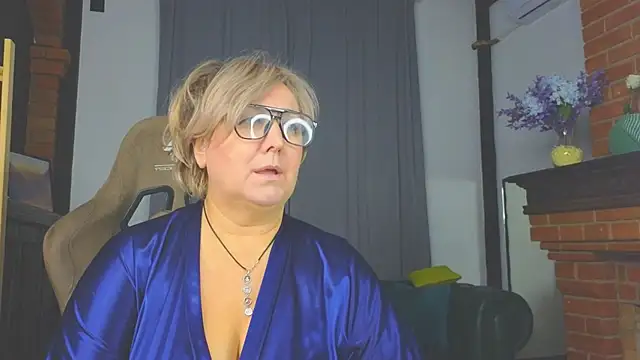 Snapshot of Marta_Wils chatting on November 2025 10:03:02 AM Marta Wils online show from November 2025 10:03:02 AM