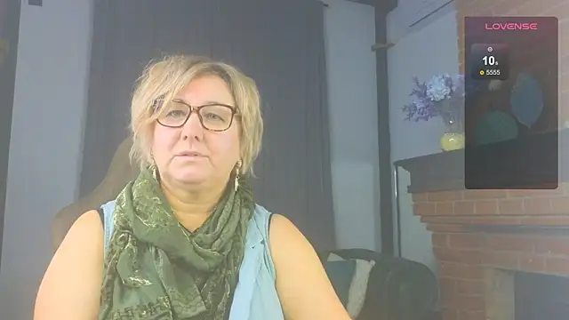 Snapshot of Marta_Wils chatting on November 2025 04:11:02 AM Marta Wils online show from November 2025 04:11:02 AM