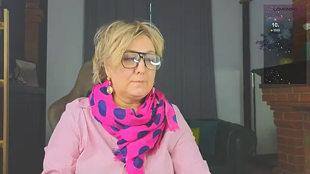 Snapshot of Marta_Wils chatting on December 2025 03:00:02 AM Marta Wils online show from December 2025 03:00:02 AM