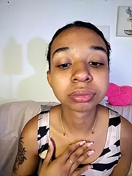 Suzanelee1 online show from October 2025 01:51:02 PM