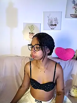 Suzanelee1 online show from October 2025 01:55:02 AM