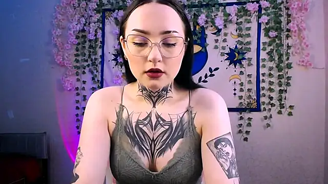 MollyKissy online show from April 2026 04:57:01 AM