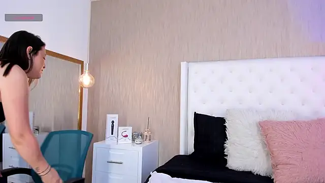 Snapshot of Lucy_Lu17 chatting on November 2025 03:23:02 PM Lucy Lu17 online show from November 2025 03:23:02 PM