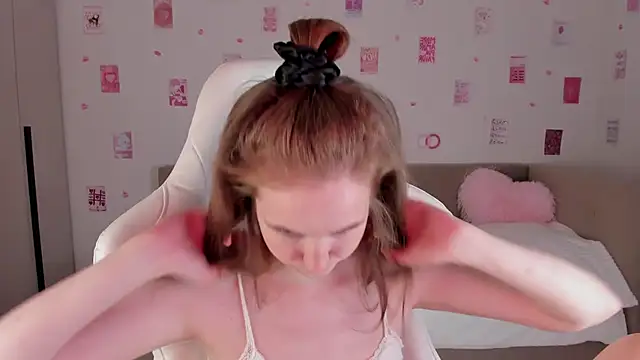 Snapshot of CrystalSoul_ chatting on September 2025 05:25:01 PM CrystalSoul online show from September 2025 05:25:01 PM