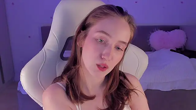 Snapshot of CrystalSoul_ chatting on October 2025 03:30:02 PM CrystalSoul online show from October 2025 03:30:02 PM