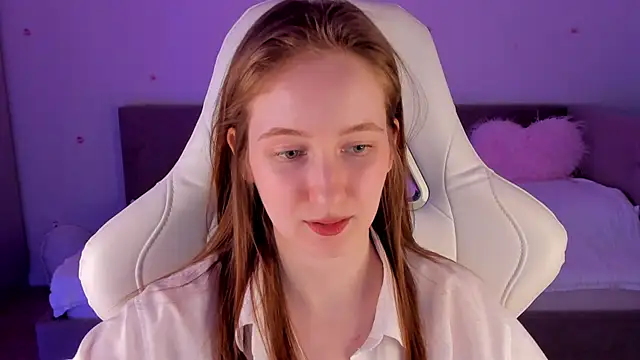 Snapshot of CrystalSoul_ chatting on November 2025 11:27:01 AM CrystalSoul online show from November 2025 11:27:01 AM