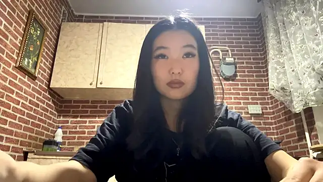 EmmaLeexth online show from November 2025 01:54:02 PM