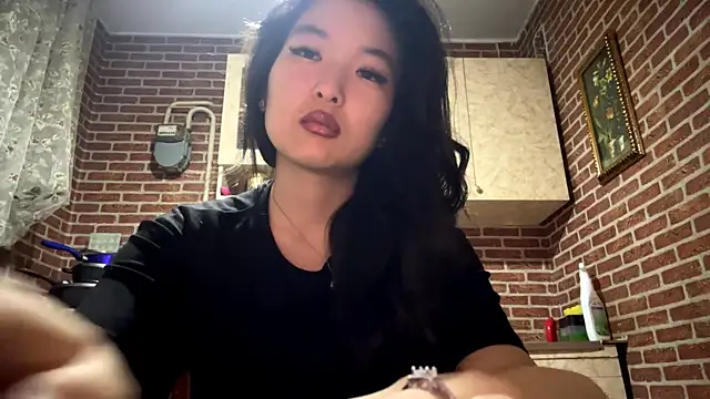 EmmaLeexth online show from January 2026 02:08:01 PM