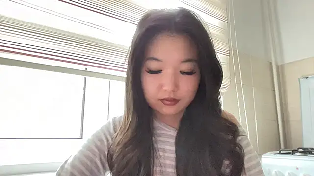 EmmaLeexth online show from May 2026 04:17:02 AM