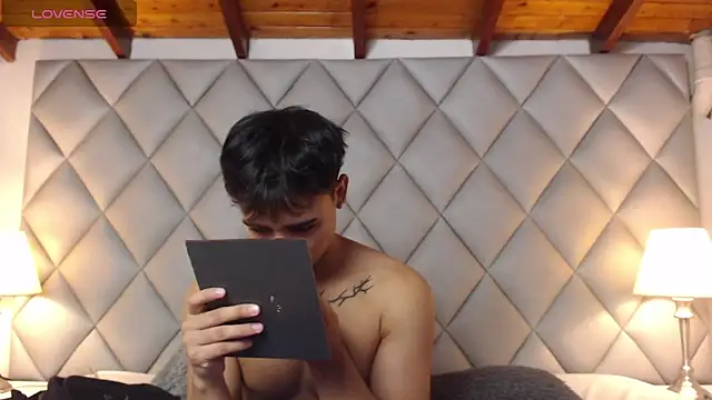 Snapshot of Clement_Reyes chatting on September 2025 12:18:01 PM Clement Reyes online show from September 2025 12:18:01 PM