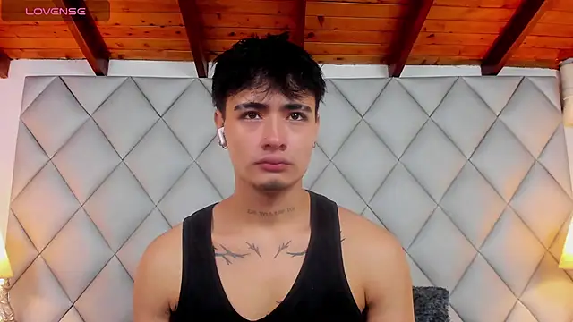 Snapshot of Clement_Reyes chatting on December 2025 12:38:02 AM Clement Reyes online show from December 2025 12:38:02 AM