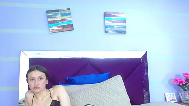 Emily Swiftt online show from November 2025 10:49:02 AM