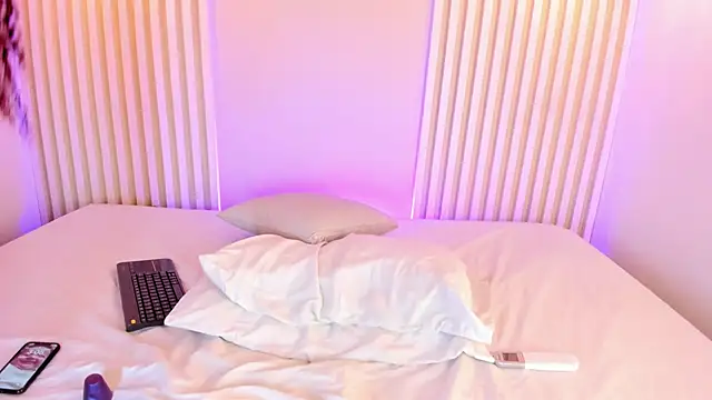 rossvega online show from October 2025 08:06:02 PM