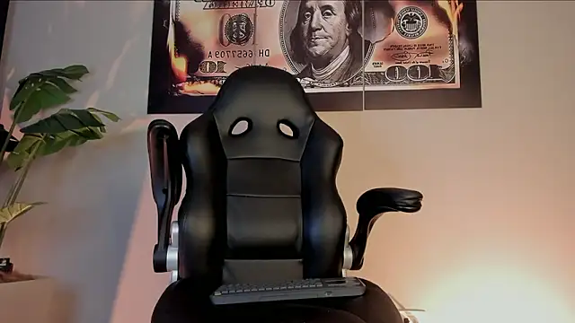 Snapshot of chrizmacgregor chatting on February 2026 01:45:01 AM chrizmacgregor online show from February 2026 01:45:01 AM