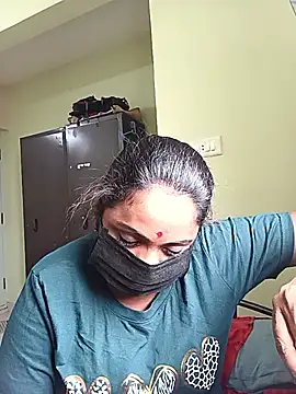 Snapshot of queendivya chatting on October 2025 04:43:02 AM queendivya online show from October 2025 04:43:02 AM