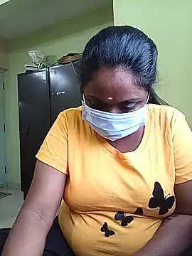 Snapshot of queendivya chatting on November 2025 01:39:01 AM queendivya online show from November 2025 01:39:01 AM