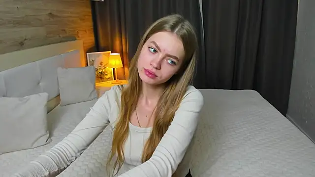 Alisa Glamour online show from October 2025 01:55:01 PM