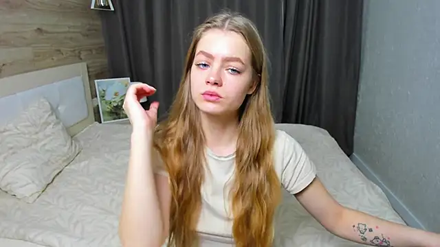 Alisa Glamour online show from November 2025 01:11:01 PM