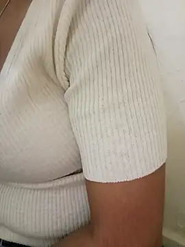 Snapshot of Disha-_00 chatting on November 2025 05:06:01 AM Disha- 00 online show from November 2025 05:06:01 AM