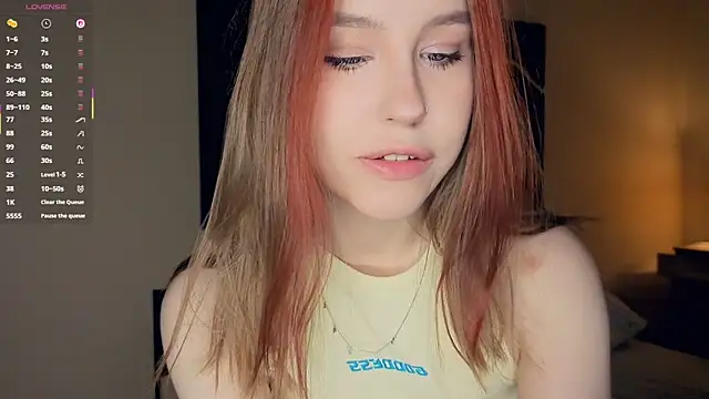 Snapshot of MaliaBourraine chatting on December 2025 07:06:02 AM MaliaBourraine online show from December 2025 07:06:02 AM