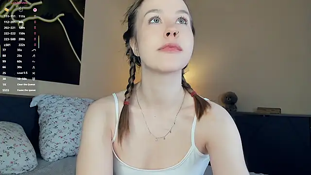 Snapshot of MaliaBourraine chatting on December 2025 07:12:01 AM MaliaBourraine online show from December 2025 07:12:01 AM