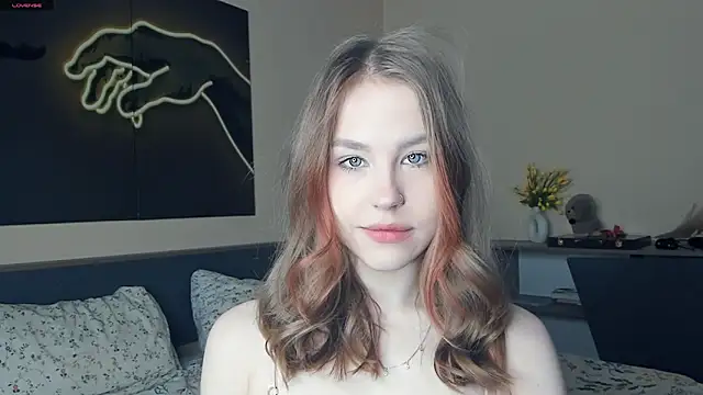 MaliaBourraine online show from April 2026 07:17:02 AM