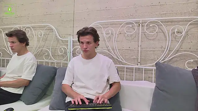 Snapshot of JesseCrosss chatting on September 2025 08:12:02 PM JesseCrosss online show from September 2025 08:12:02 PM