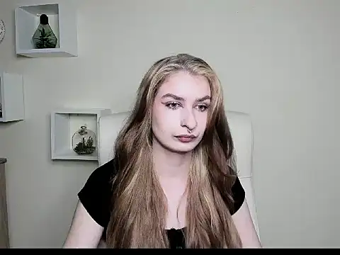 NinaBlond1 online show from October 2025 05:41:02 AM