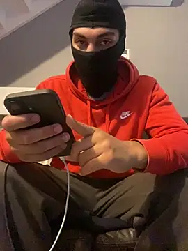 Snapshot of Ryan2205 chatting on October 2025 09:07:02 AM Ryan2205 online show from October 2025 09:07:02 AM