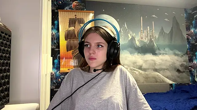 Snapshot of Elira_Breeze chatting on November 2025 12:16:02 PM Elira Breeze online show from November 2025 12:16:02 PM