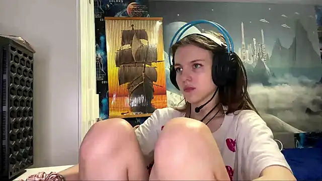 Snapshot of Elira_Breeze chatting on December 2025 12:47:02 PM Elira Breeze online show from December 2025 12:47:02 PM