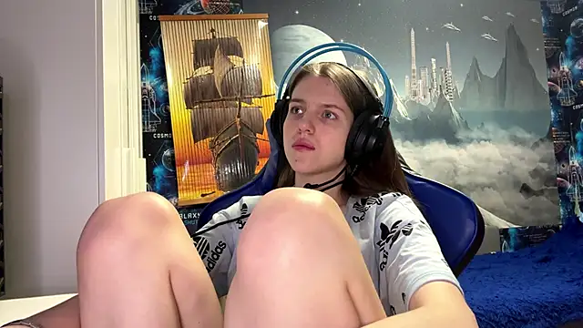 Elira Breeze online show from March 2026 12:35:02 PM