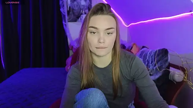 KitsyMoore online show from November 2025 02:41:01 PM