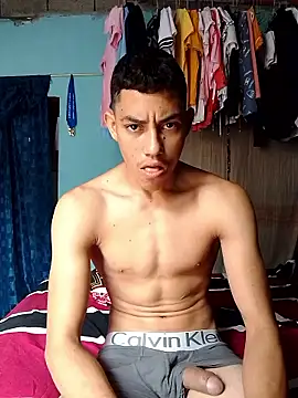 Snapshot of SalariedNudist chatting on September 2025 02:44:02 PM SalariedNudist online show from September 2025 02:44:02 PM