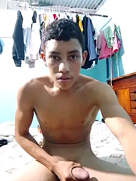 Snapshot of SalariedNudist chatting on October 2025 09:04:02 PM SalariedNudist online show from October 2025 09:04:02 PM