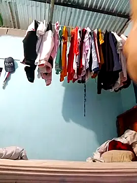 Snapshot of SalariedNudist chatting on November 2025 07:41:02 PM SalariedNudist online show from November 2025 07:41:02 PM