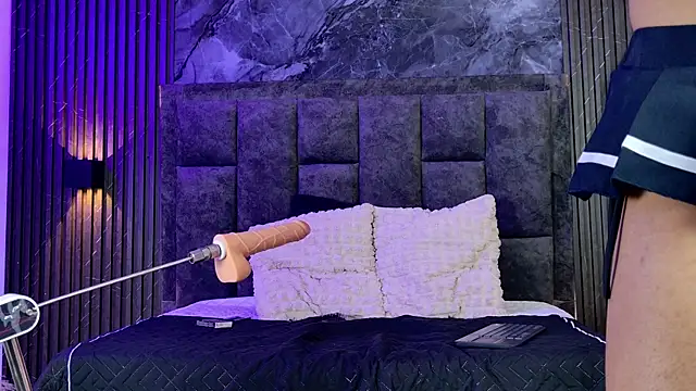 Snapshot of Suzie_cox chatting on October 2025 02:03:02 PM Suzie cox online show from October 2025 02:03:02 PM