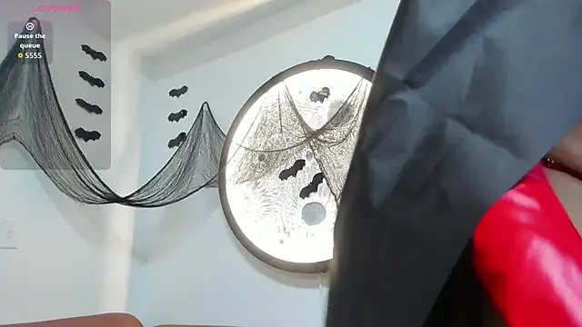 Isabella-Rosssi online show from October 2025 04:46:01 AM