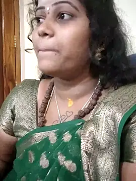 sweetqueen143 online show from October 2025 03:56:02 PM