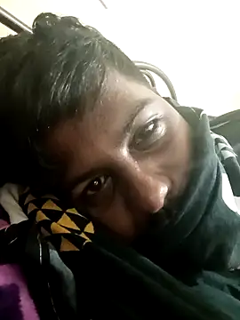 sweetqueen143 online show from February 2026 05:01:02 AM