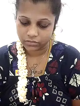 sweetqueen143 online show from April 2026 06:34:01 PM