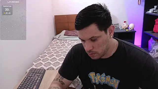 Snapshot of ryden_01 chatting on April 2026 06:05:02 PM ryden 01 online show from April 2026 06:05:02 PM