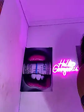 Snapshot of becca_wilsson chatting on November 2025 10:15:01 AM becca wilsson online show from November 2025 10:15:01 AM