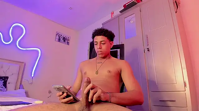 Glader31 online show from December 2025 10:19:01 PM