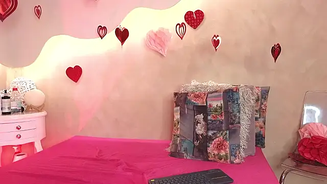 SaraGuzmann online show from February 2026 07:32:02 PM