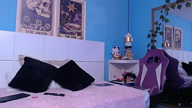 PenelopeBond online show from December 2025 08:34:01 AM